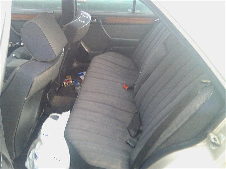 Mercedes Benz 124 250 D billede 7