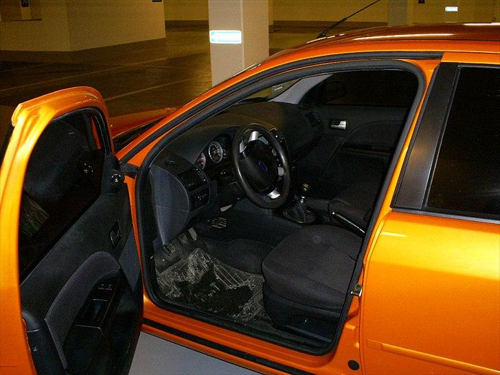 Ford mondeo - ja farven kabinen billede 2