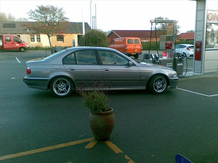 BMW 528iA(byttet) billede 1