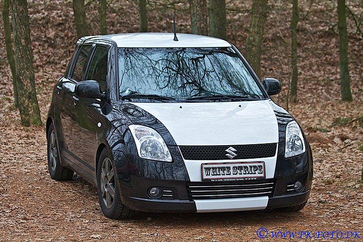 Suzuki swift >white stripes< billede 1