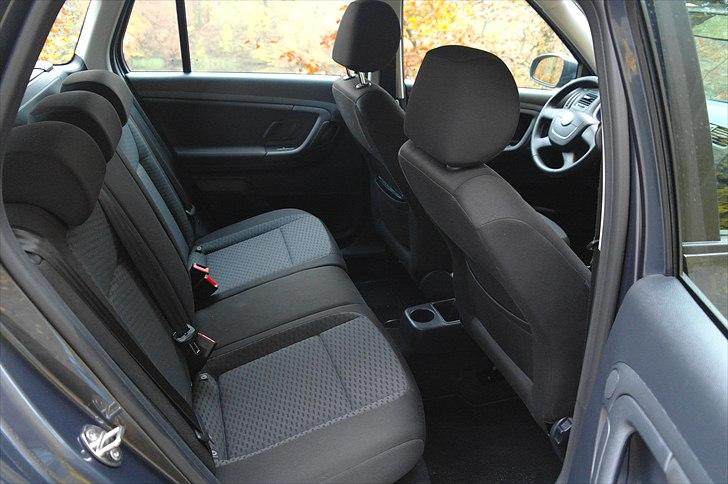 Skoda Fabia Greenline  - Her er forsæderne sat så der er god plads foran, Jeg er 185 høj og sidder fint i bagsæderne  billede 15