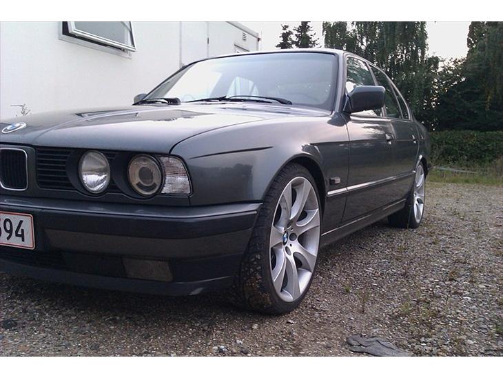 {{currentPhoto.altText}} billede {{currentPhoto.number}}