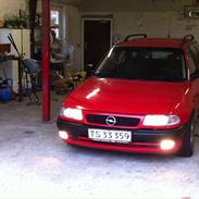 Opel astra 1.8 16v club solgt