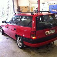 Opel astra 1.8 16v club solgt