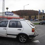 VW Golf II 1,6 cl solgt / by