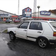 VW Golf II 1,6 cl solgt / by