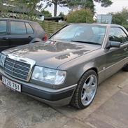 Mercedes Benz w124-230 ce (SOLGT)