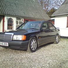Mercedes Benz 190E 2,0 skadet.