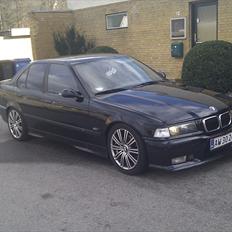 BMW 325i   solgt 