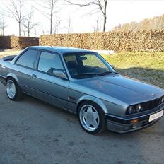 BMW e30 325i - solgt