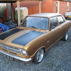 Opel kadett b solgt