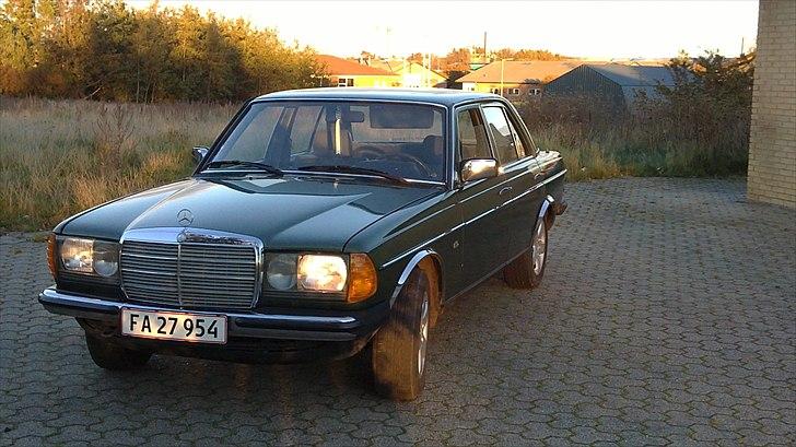 Mercedes Benz W123 200 billede 15