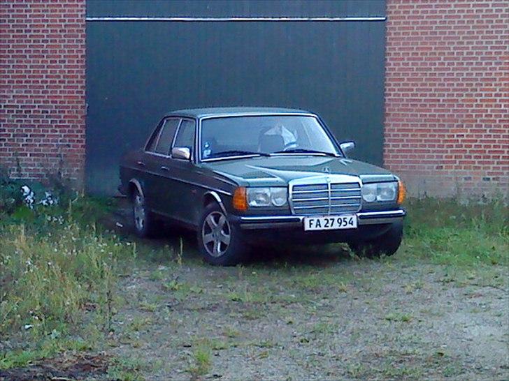 Mercedes Benz W123 200 billede 20
