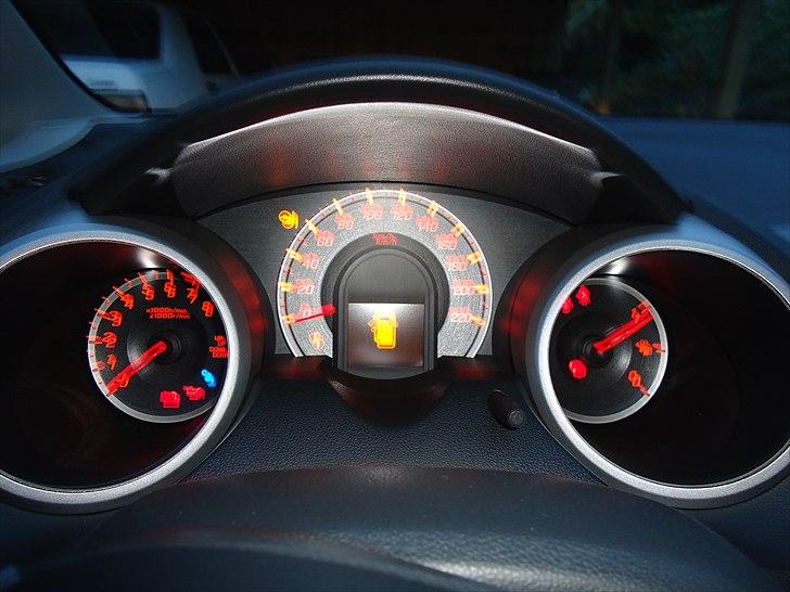 Honda Jazz 1,4 (Comfort) - Det er svært at tage et billede af om aftenen pga. blitzen (ved ikke hvordan jeg slår den fra) billede 9