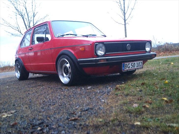 VW Golf 1    -// SOLGT \\- billede 1
