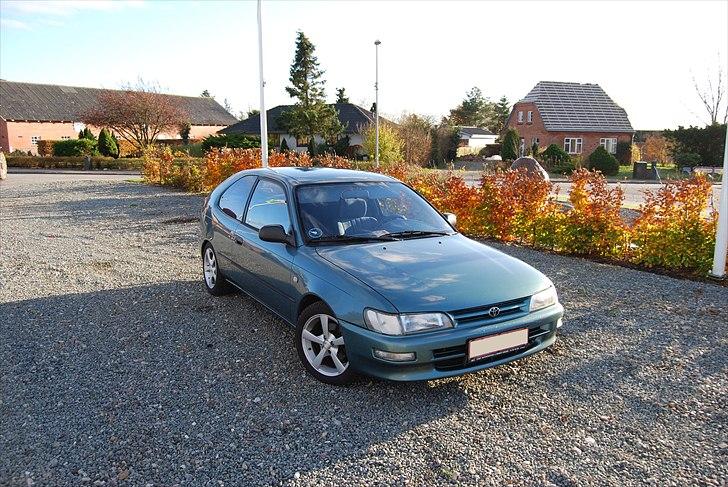 Toyota Corolla E10 1.3 *væk for carina* billede 1