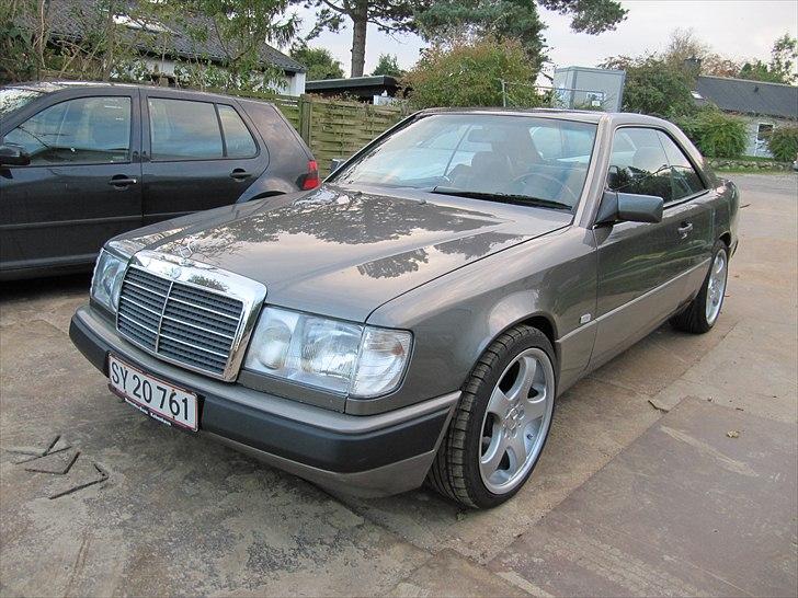 Mercedes Benz w124-230 ce (SOLGT) billede 2