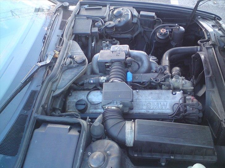 BMW 730i E32 3,0 "SOLGT" billede 7