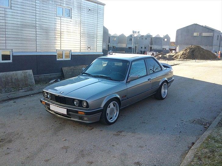 BMW e30 325i - solgt billede 2