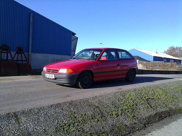 Opel astra 1.6i slogt til æ hugger billede 8