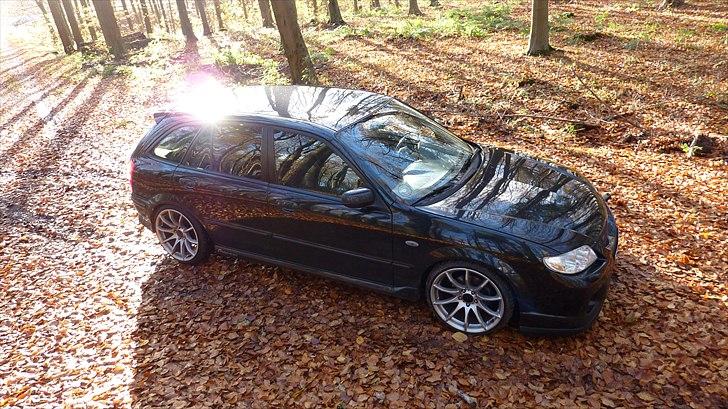 Mazda 323F Sportive *Solgt* billede 4