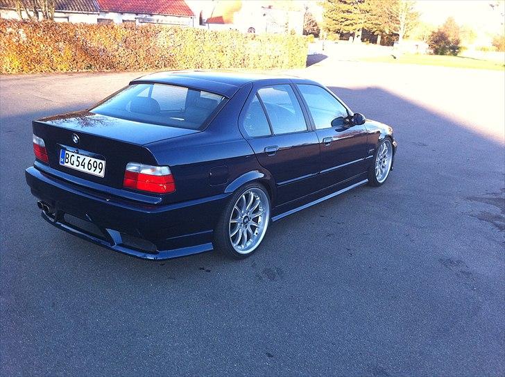 BMW 320I billede 9