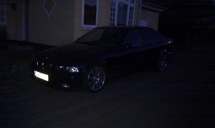 BMW 325i   solgt  billede 10