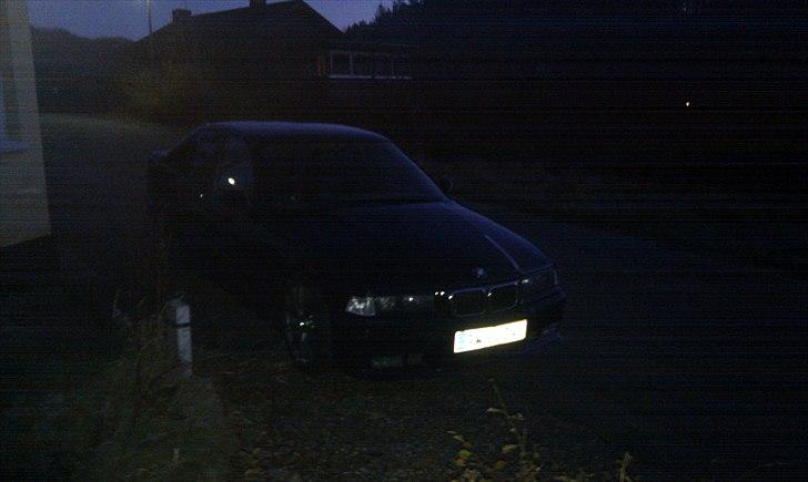 BMW 325i   solgt  billede 13