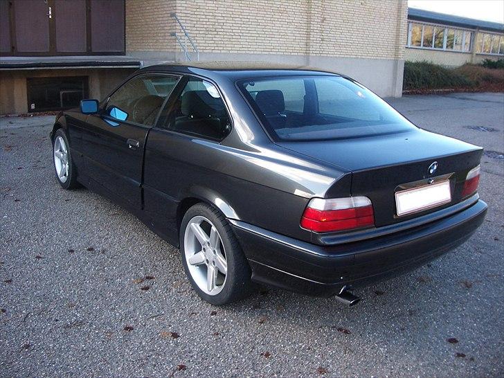 BMW 320i Coupé "Solgt" billede 5