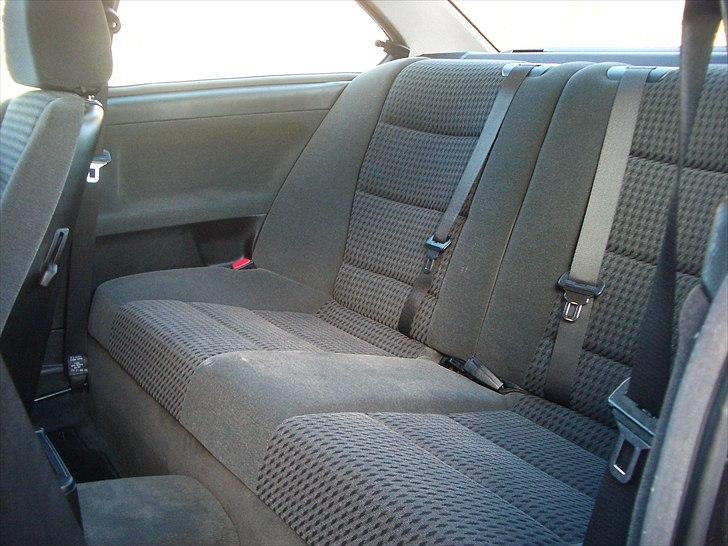 BMW 320i Coupé "Solgt" billede 7