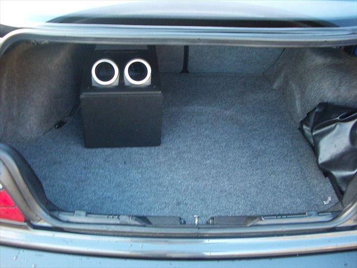 BMW 320i Coupé "Solgt" billede 11