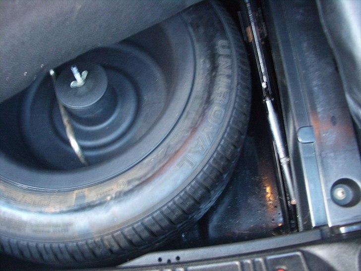 BMW 320i Coupé "Solgt" billede 12