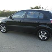 Kia Rio EX