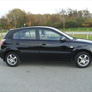 Kia Rio EX