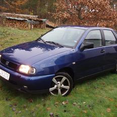 Seat cordoba 1.4i solgt