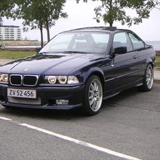 BMW 320i coupe