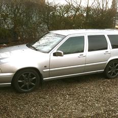 Volvo v70r awd