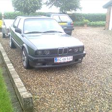 BMW 325i Solgt