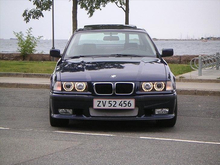 BMW 320i coupe billede 9