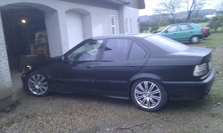 BMW 325i   solgt  billede 18