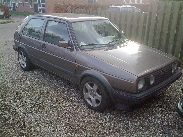 VW 2 VR6 Öettinger SOLGT - Trænger til en pladesmed og en spand maling. billede 1