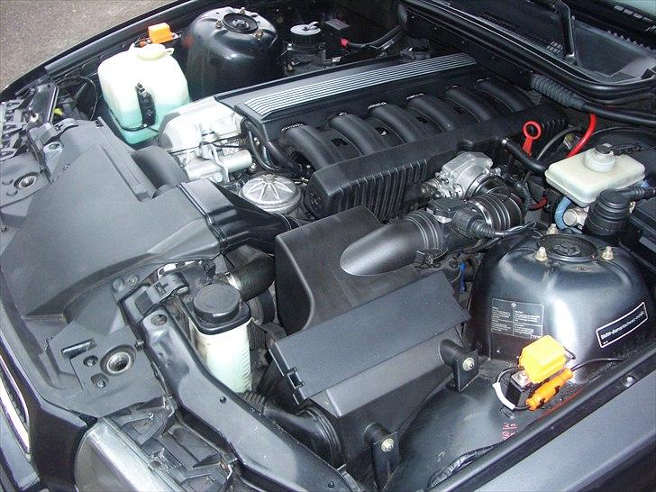 BMW 320i Coupé "Solgt" billede 18