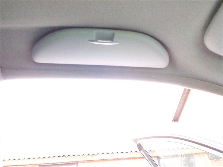 Audi A4 1.9 Tdi Avant - Org. Audi solbrilleholder billede 14