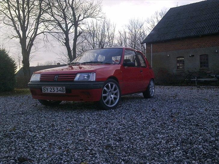 Peugeot 205 billede 1