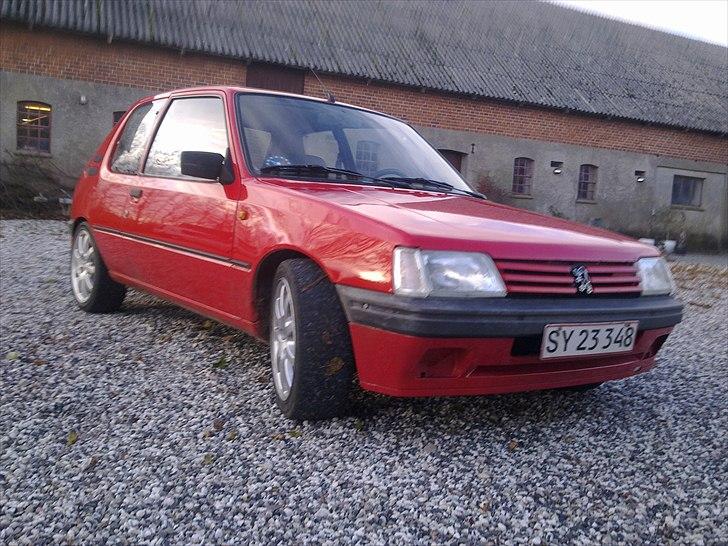 Peugeot 205 billede 2