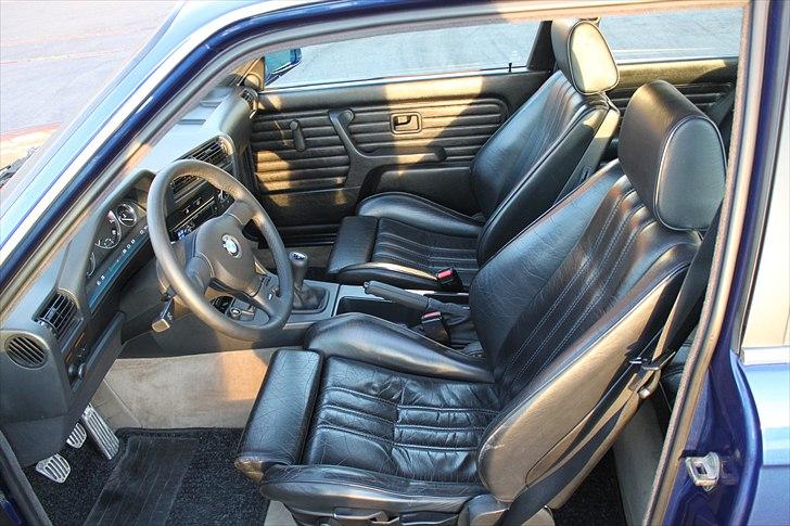 BMW E30 325i (Solgt) - M-tech II sports læder kabine billede 11