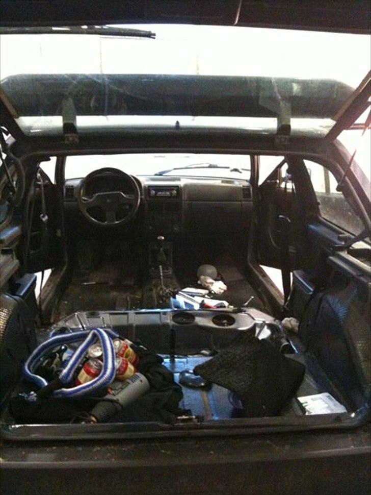 Citroën AX GTi - Har været igang med at strippe den ;)  billede 9
