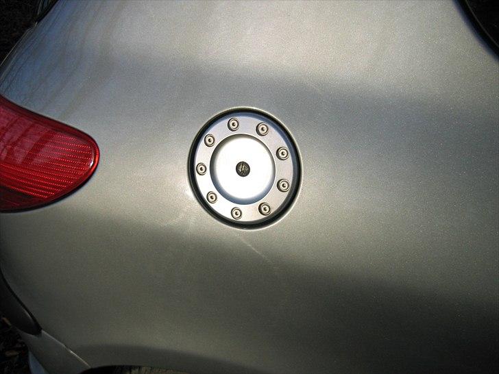 Peugeot 206 GTI SOLGT - Alu tankdæksel billede 7