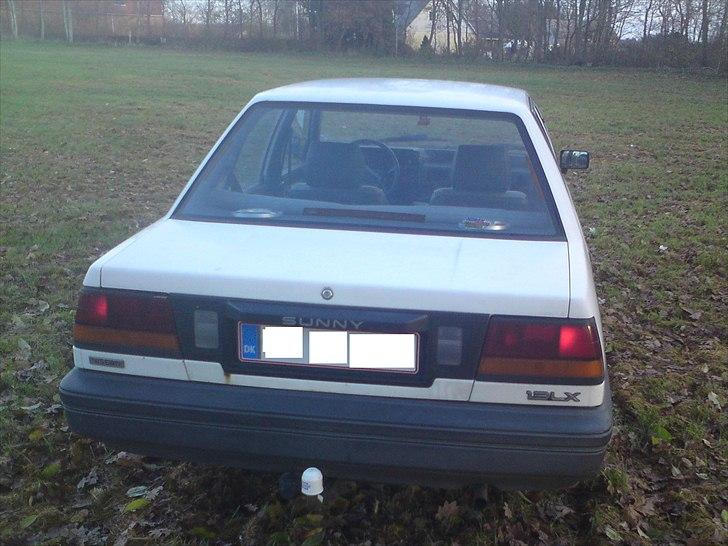 Nissan SUNNY  LX N13 sedan solgt billede 6