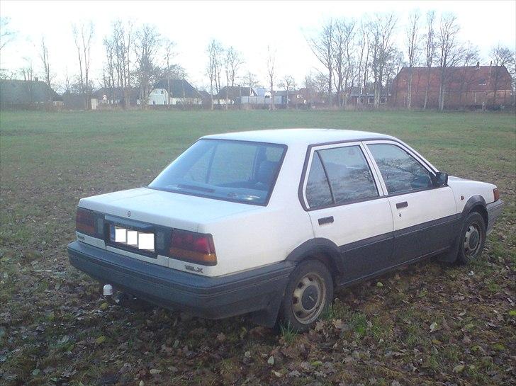 Nissan SUNNY  LX N13 sedan solgt billede 7